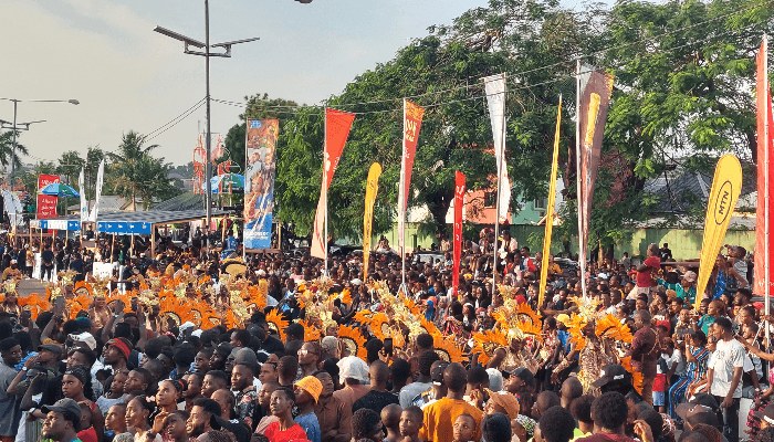 Hundreds of thousands of spectators